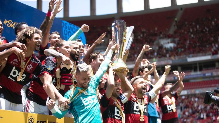 Flamengo vence o Athletico-PR e conquista o título da Super Copa do Brasil