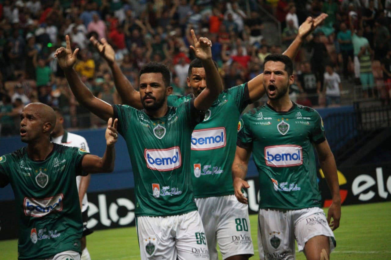 Manaus FC vence o Coritiba-PR por 1 x 0 na Arena da Amazônia