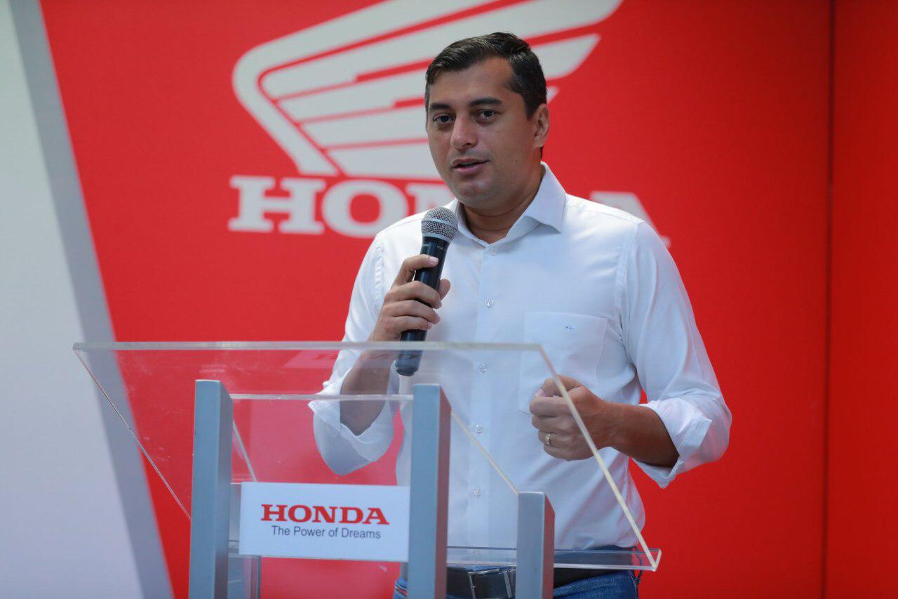Wilson Lima assina termo de cooperação com a Moto Honda para a produção de respiradores artificiais