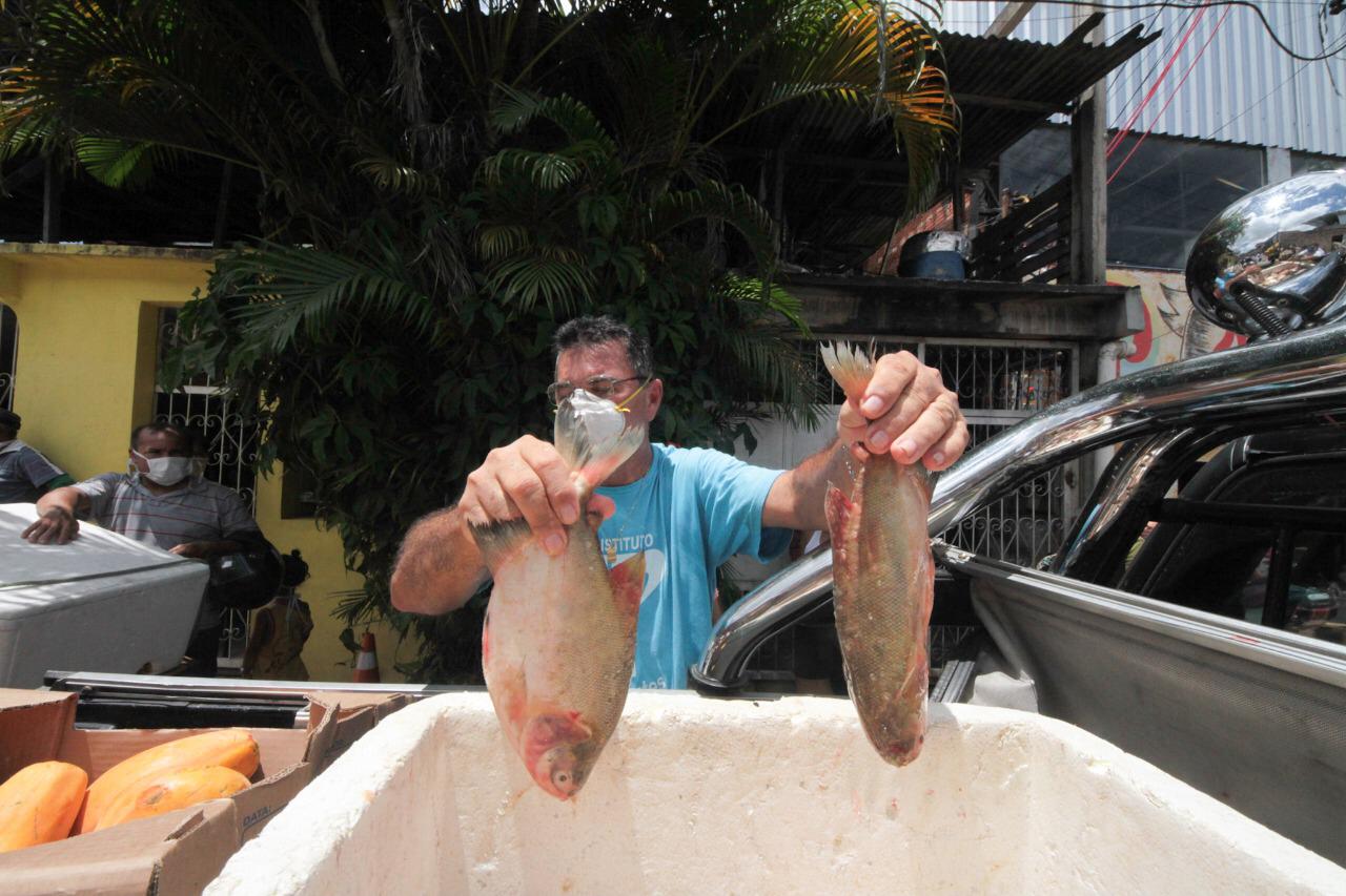Na Sexta-Feira Santa, Governo do Amazonas doa peixes para instituições filantrópicas