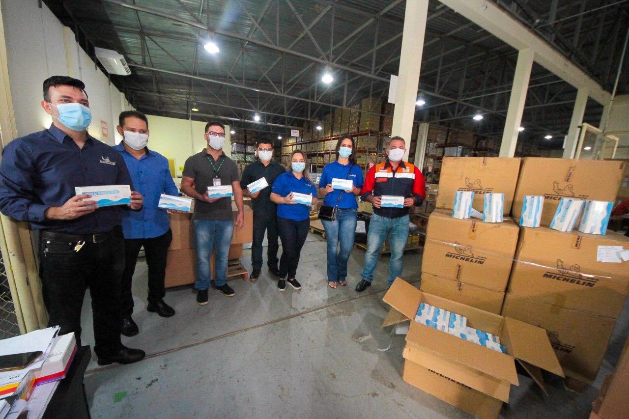 Governo do Amazonas recebe doação de 50 mil máscaras cirúrgicas de empresa do segmento de pneus