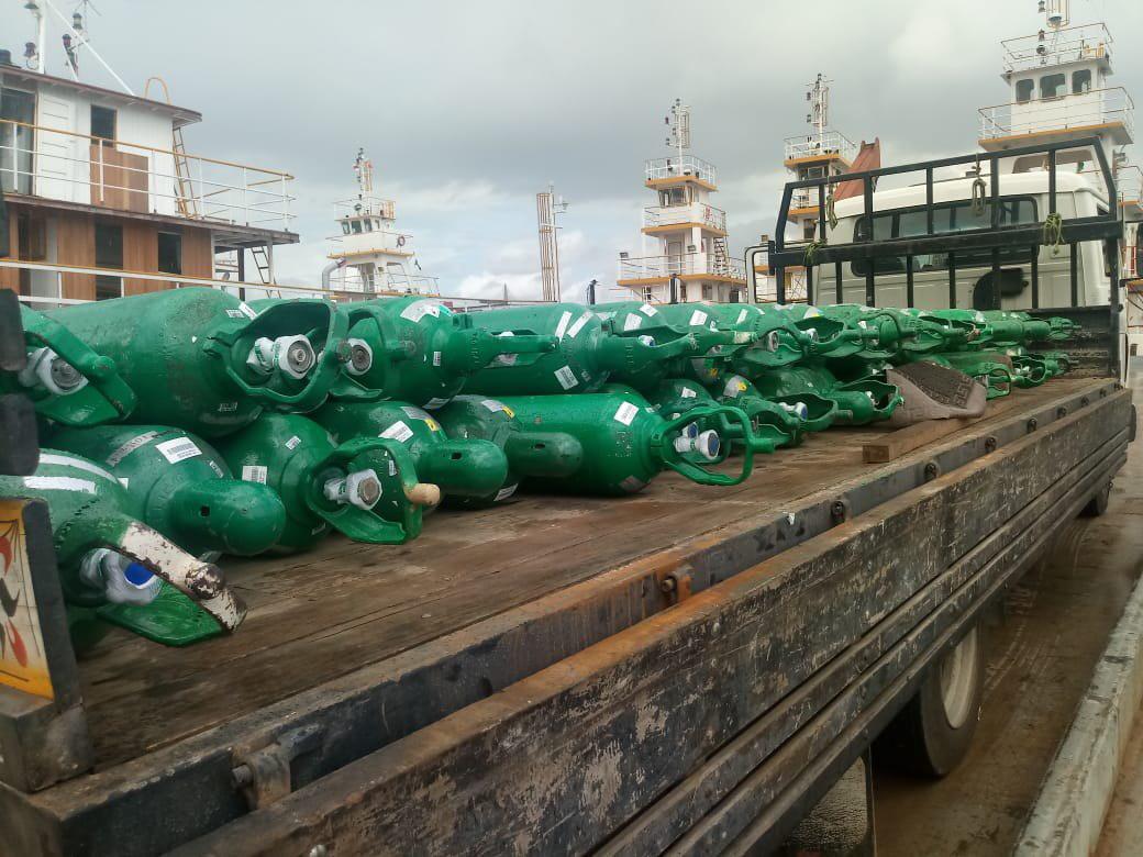 Governo do Amazonas envia 74 cilindros de oxigênio para Tefé