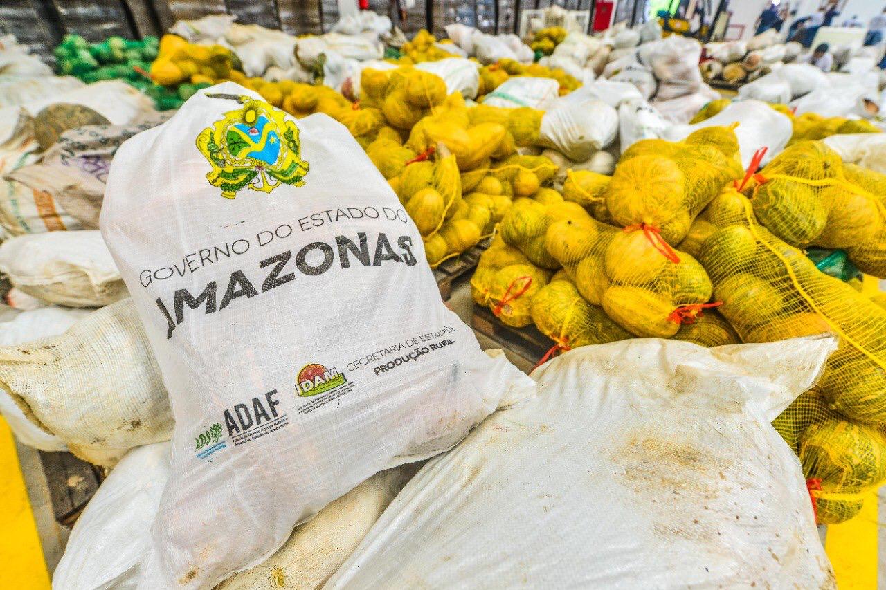 Governo do Amazonas adquire mais 67 toneladas de alimentos de produtores rurais