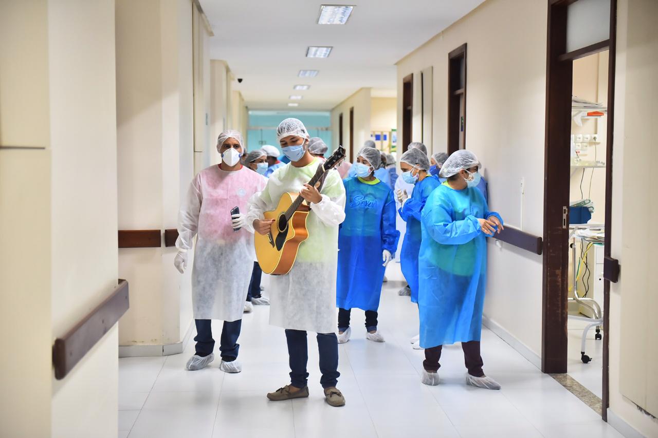 Hospital de Combate à Covid-19 amplia serviço psicossocial e inaugura atendimento ‘beira leito’ para pacientes
