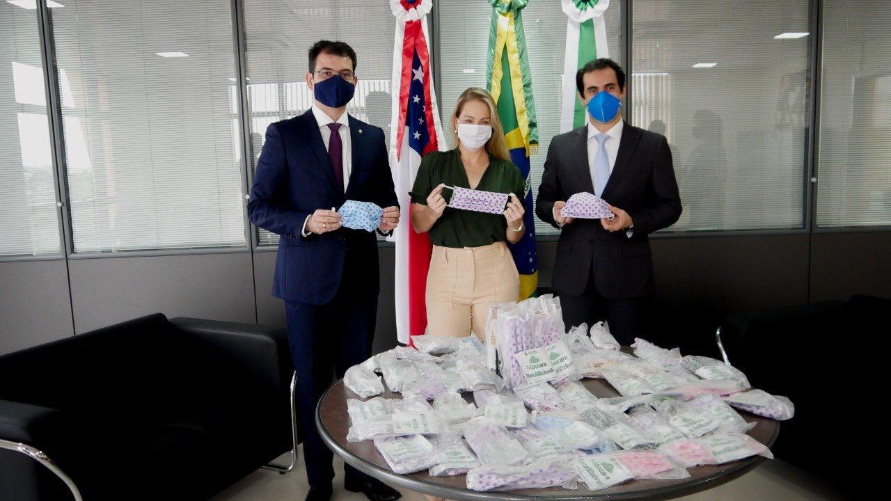 Governo do Amazonas, por meio da Sejusc, distribui 5 mil máscaras no Centro de Manaus