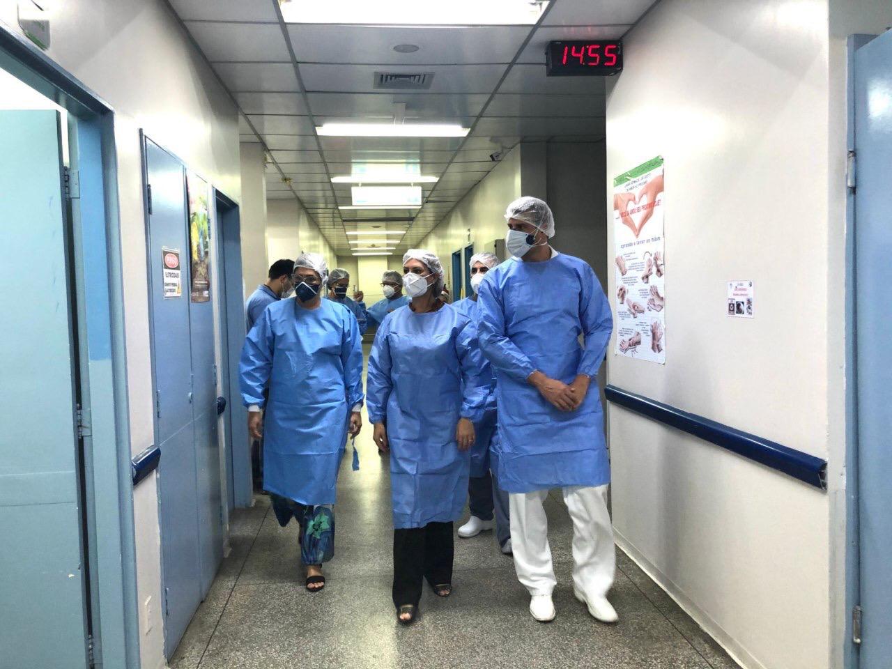 Secretária de Saúde visita Hospital Platão Araújo como parte do plano de retomada de atividades das unidades
