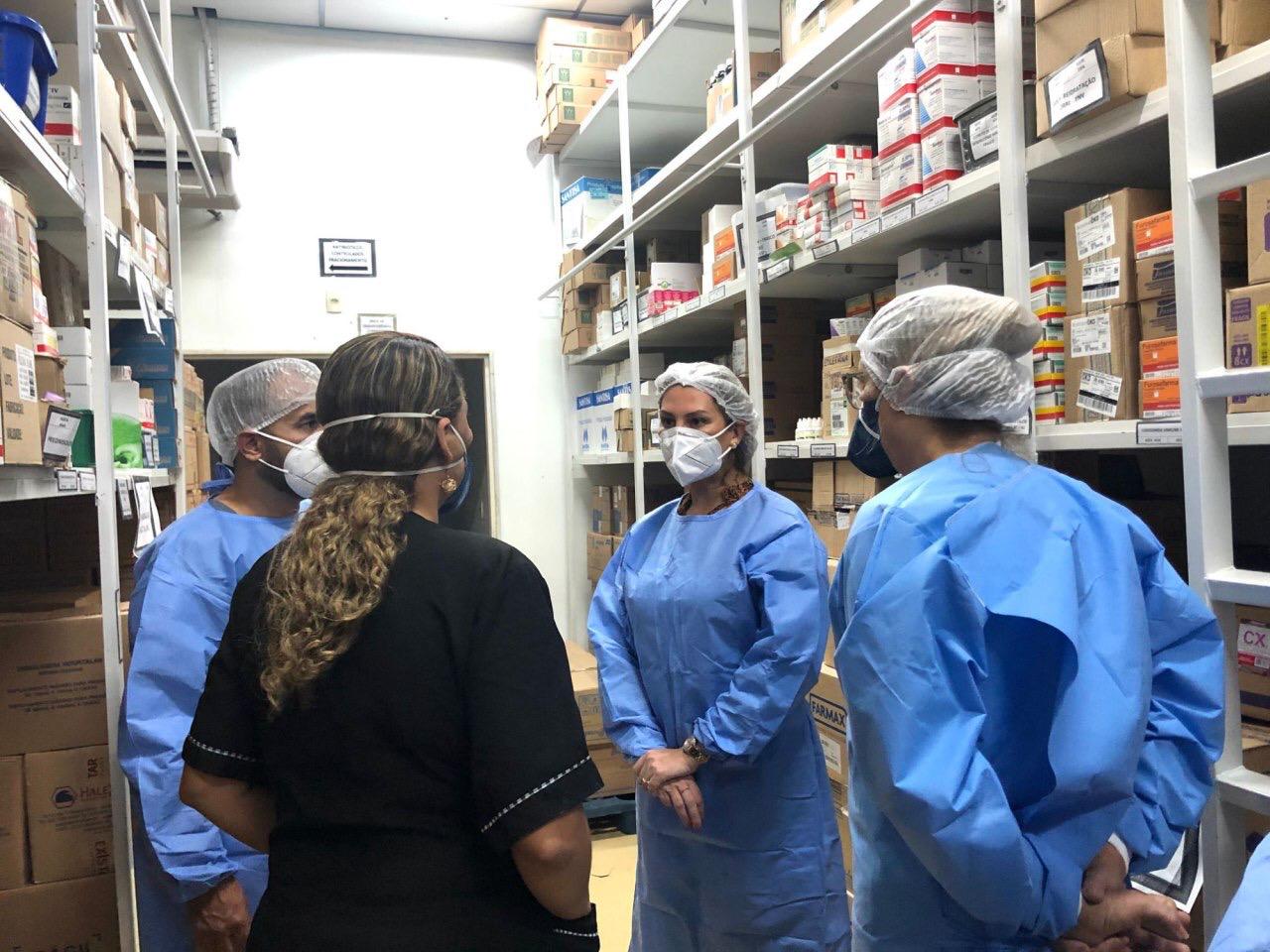 Secretária de Saúde visita Hospital Platão Araújo como parte do plano de retomada de atividades das unidades