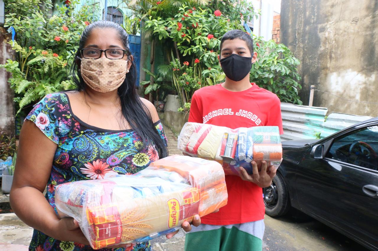Secretaria de Educação monta força-tarefa para entregar últimos kits do ‘Merenda em Casa’ em Manaus