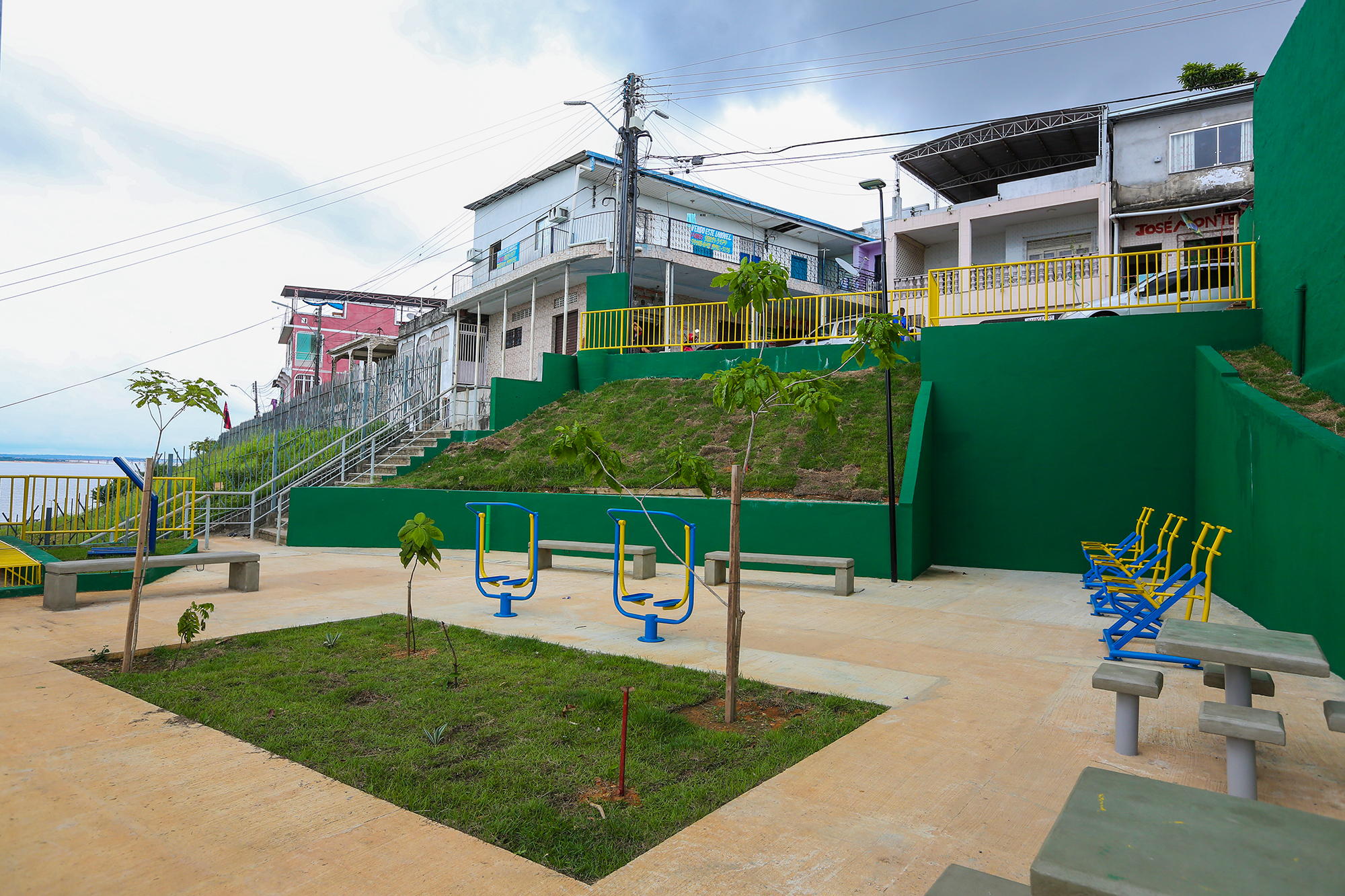 Prosamim conclui novas praças no bairro do São Raimundo