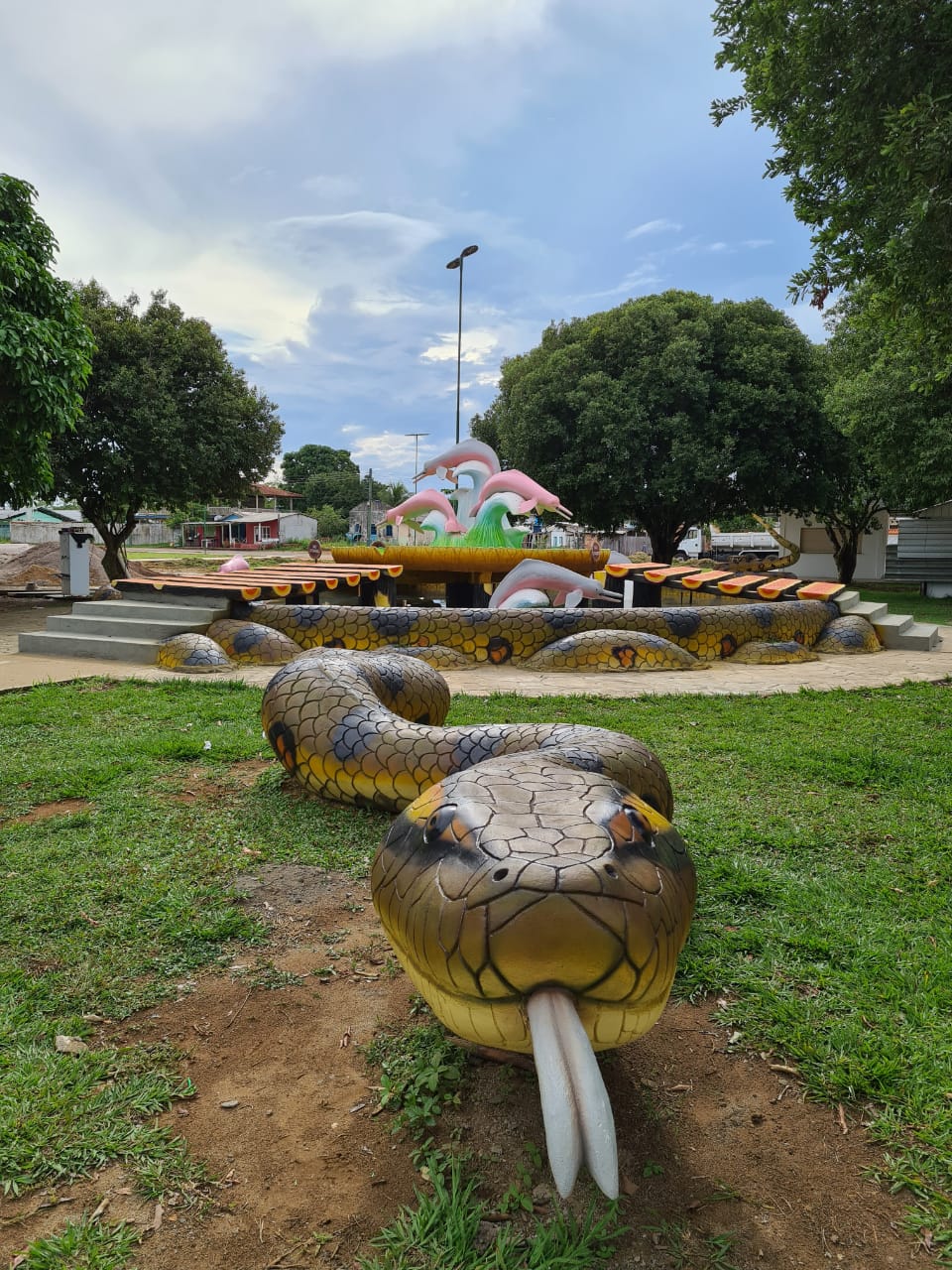 Governo do Amazonas conclui revitalização de praça em Novo Airão