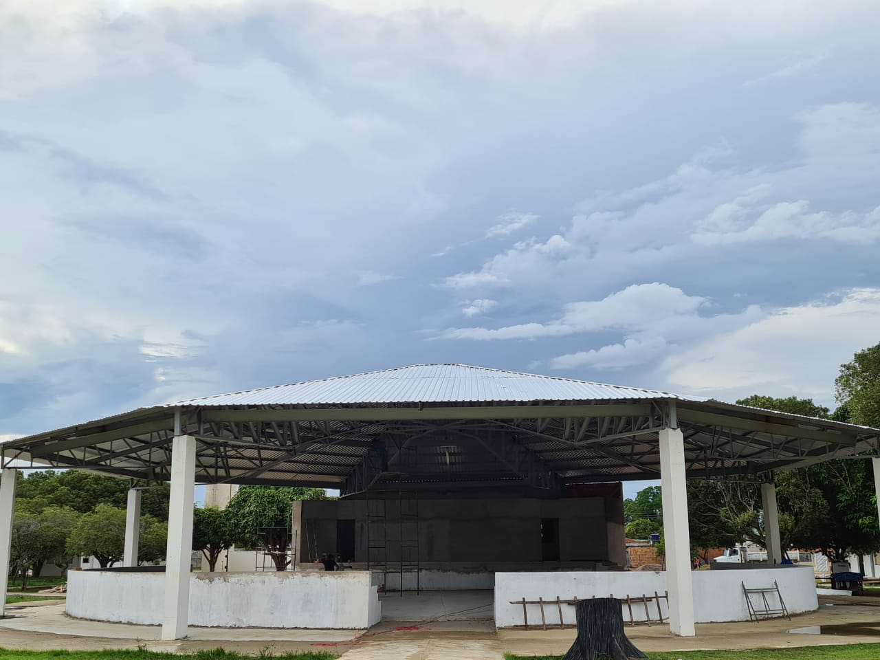 Governo do Amazonas conclui revitalização de praça em Novo Airão