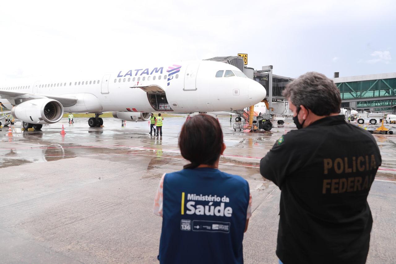 Governo do Amazonas recebe 21.800 doses da vacina CoronaVac contra a Covid-19