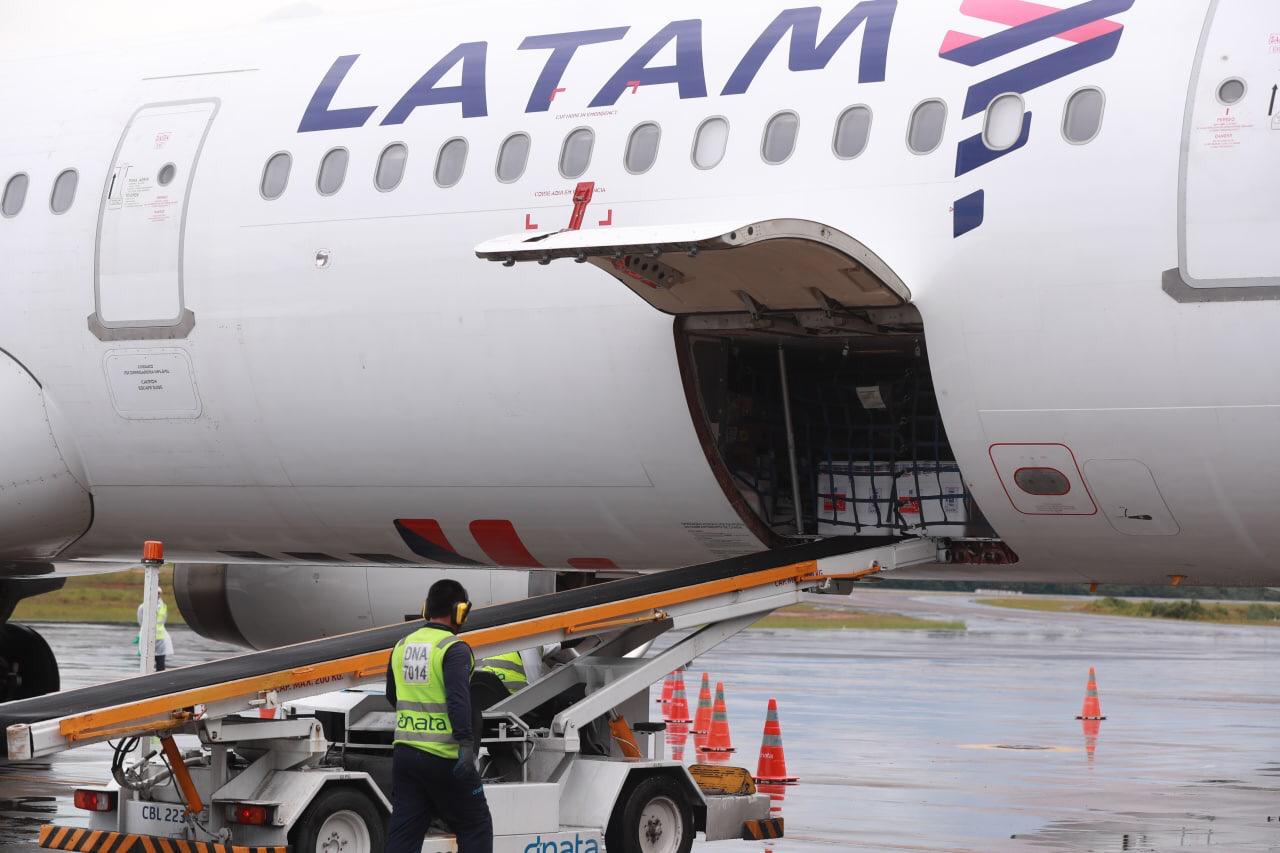 Governo do Amazonas recebe 21.800 doses da vacina CoronaVac contra a Covid-19