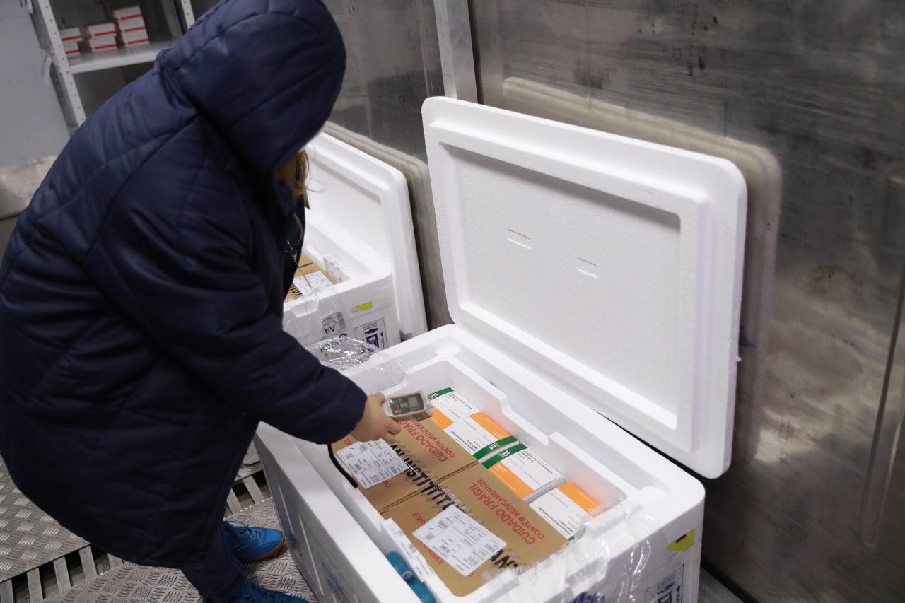 Governo do Amazonas recebe 21.800 doses da vacina CoronaVac contra a Covid-19