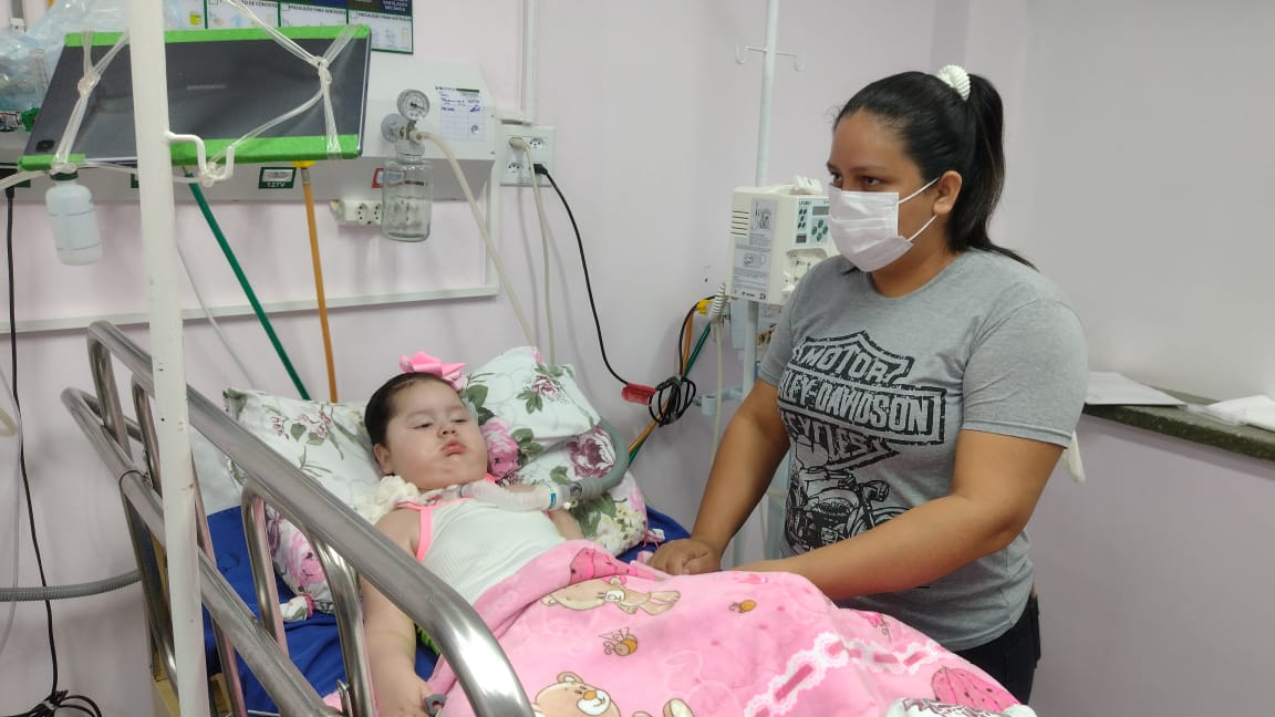 Criança com AME recebe alta do Hospital Infantil Dr. Fajardo