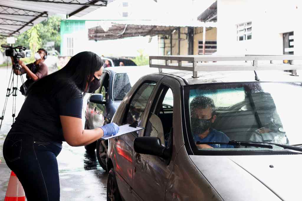 Detran-AM encerra a entrega de CNH por drive-thru