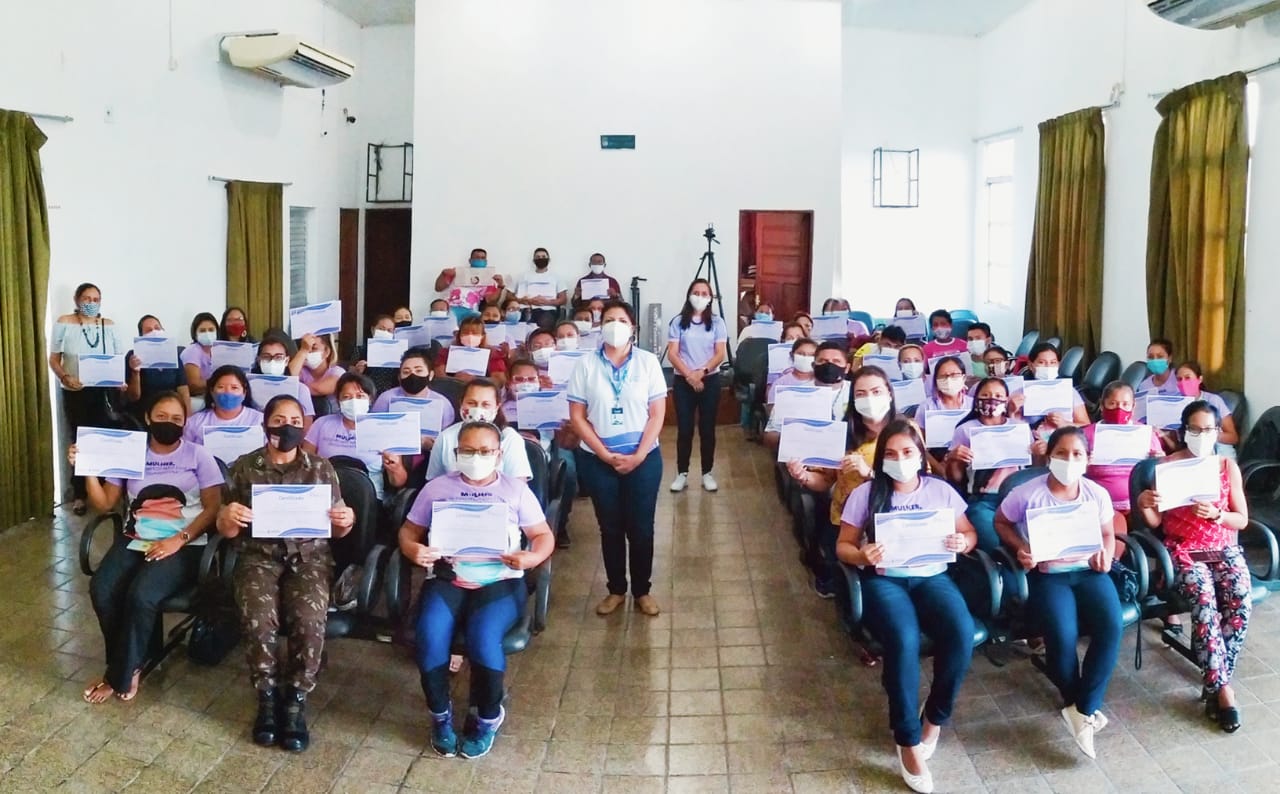 Agosto Lilás: Sejusc realiza ação de conscientização pelo fim da violência contra a mulher em Vila de Balbina