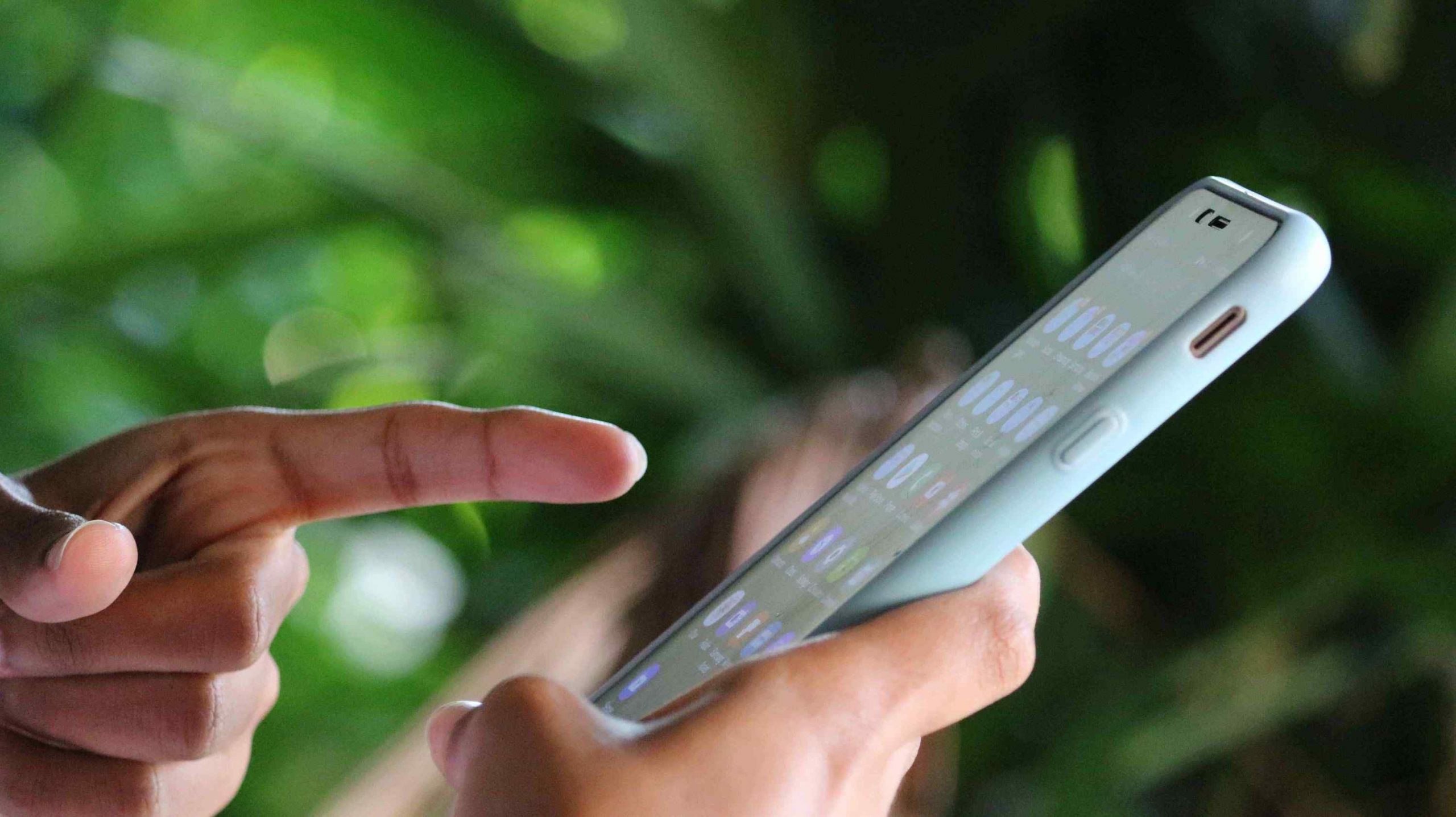 Dados bancários e pessoais no celular trazem riscos aos usuários, alerta Delegacia de Crimes Cibernéticos