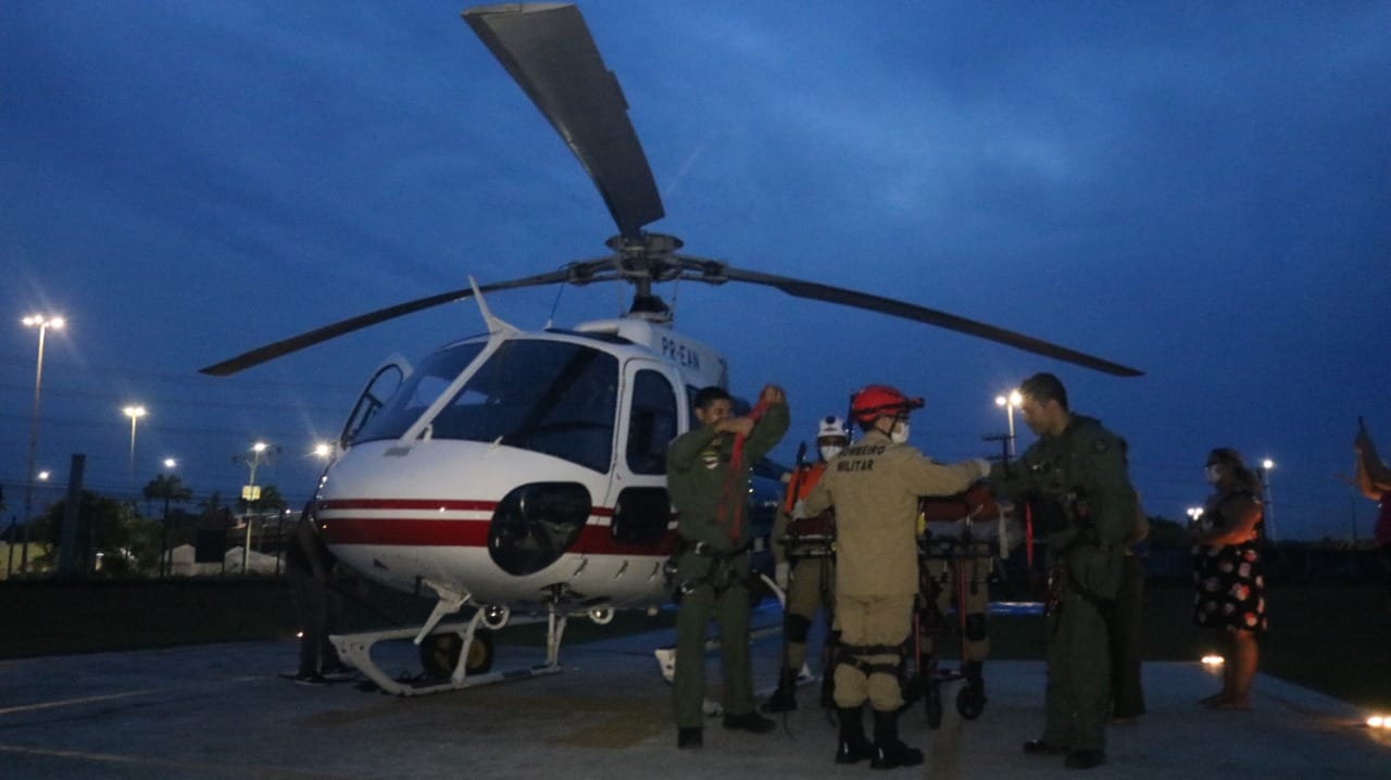 Helicóptero da SSP-AM resgata homem perdido em área de mata em Presidente Figueiredo