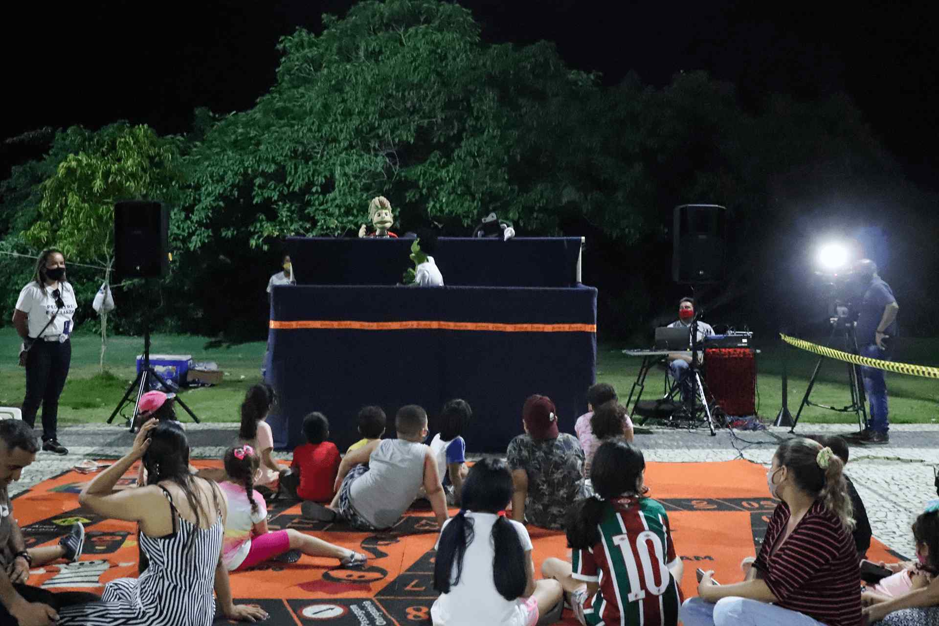 Teatro de fantoches e brincadeiras levam educação de trânsito para crianças no Dia Mundial sem Carro