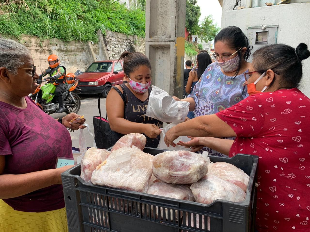 Até agosto, 28 toneladas de pescado ilegal apreendido em operações policiais foram doadas a entidades filantrópicas