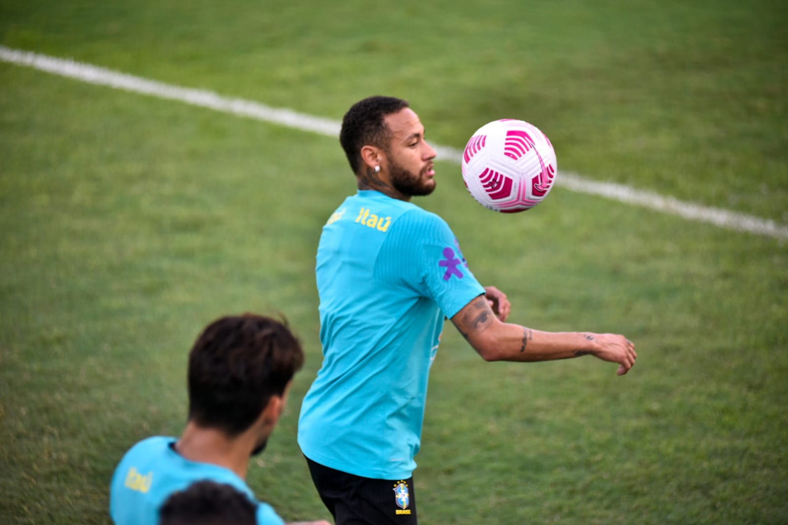 Seleção Brasileira realiza treino no Estádio da Colina pela primeira vez na história