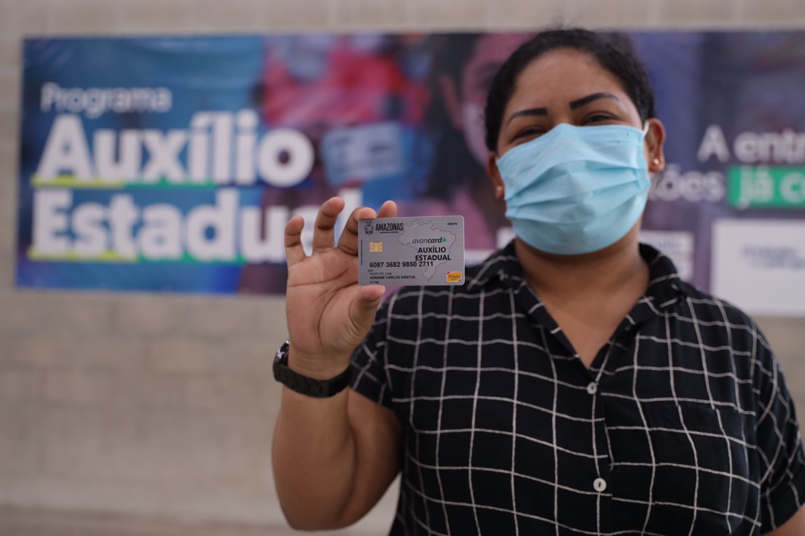 Primeiro dia de entrega do Auxílio Estadual distribui mais de 7,5 mil cartões