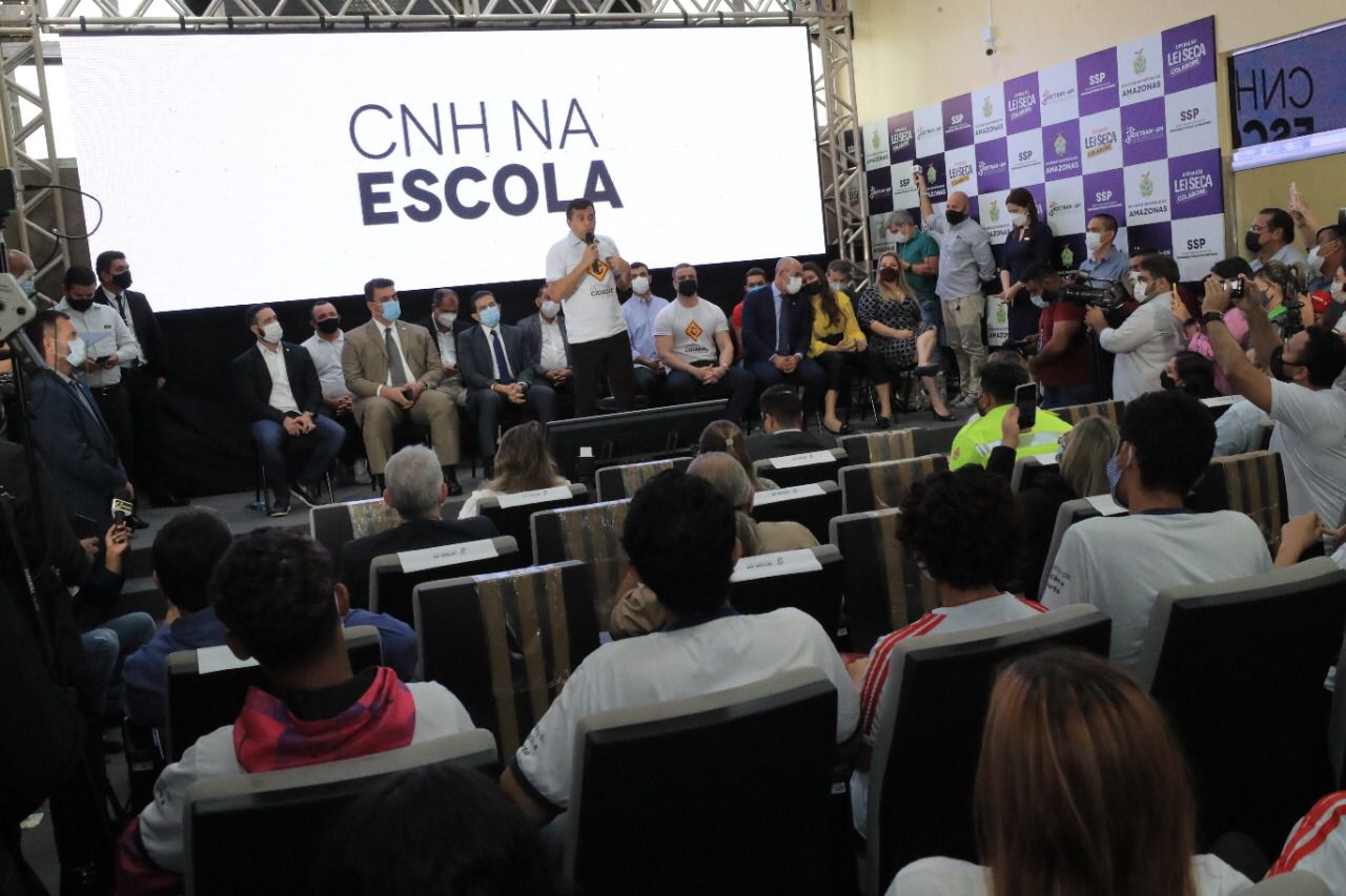 Wilson Lima lança o ‘Detran Cidadão’, com CNH gratuita a pessoas de baixa renda e benefícios a mototaxistas e motofretistas
