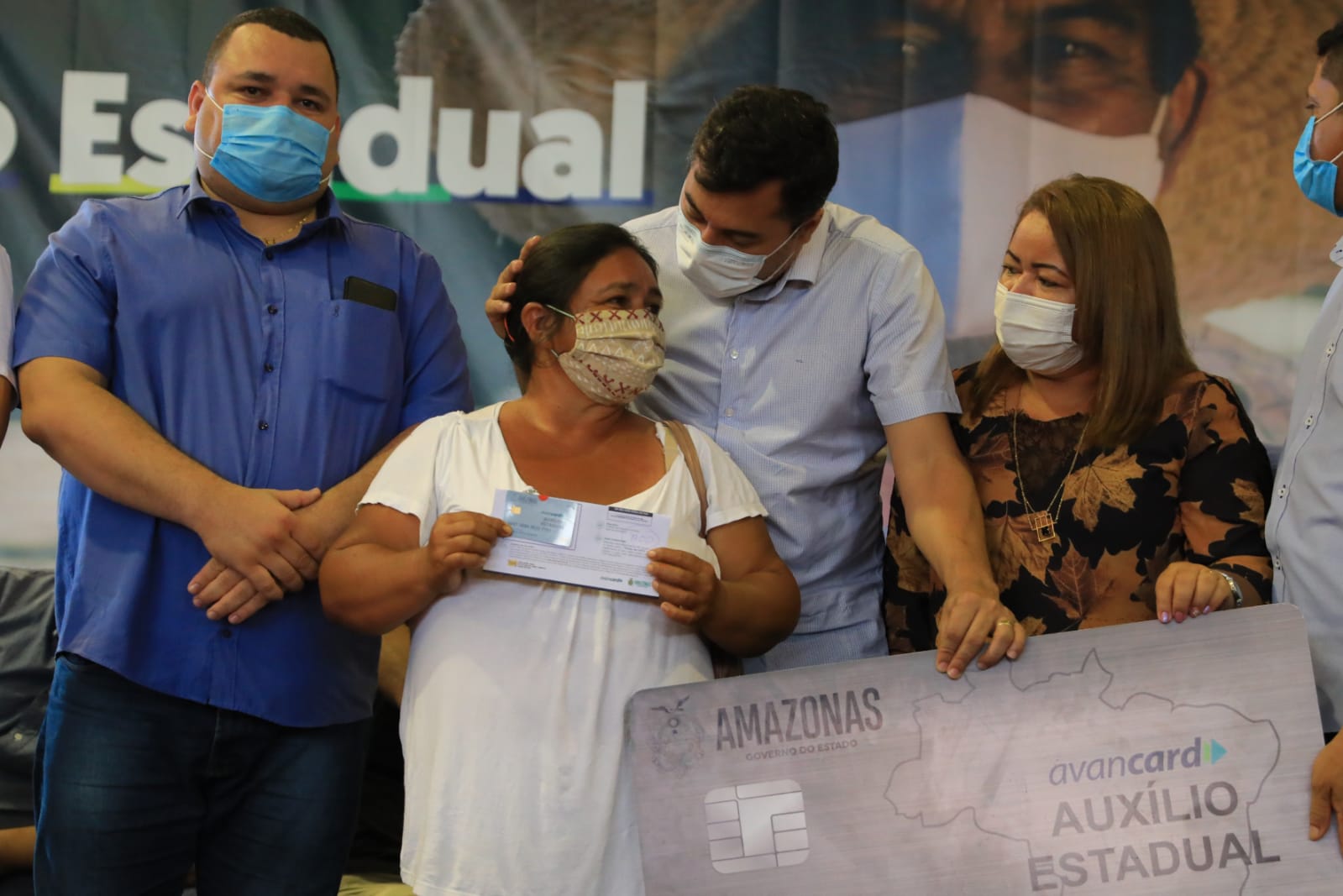 Governador Wilson Lima dá início à entrega do Auxílio Estadual Permanente em Maués