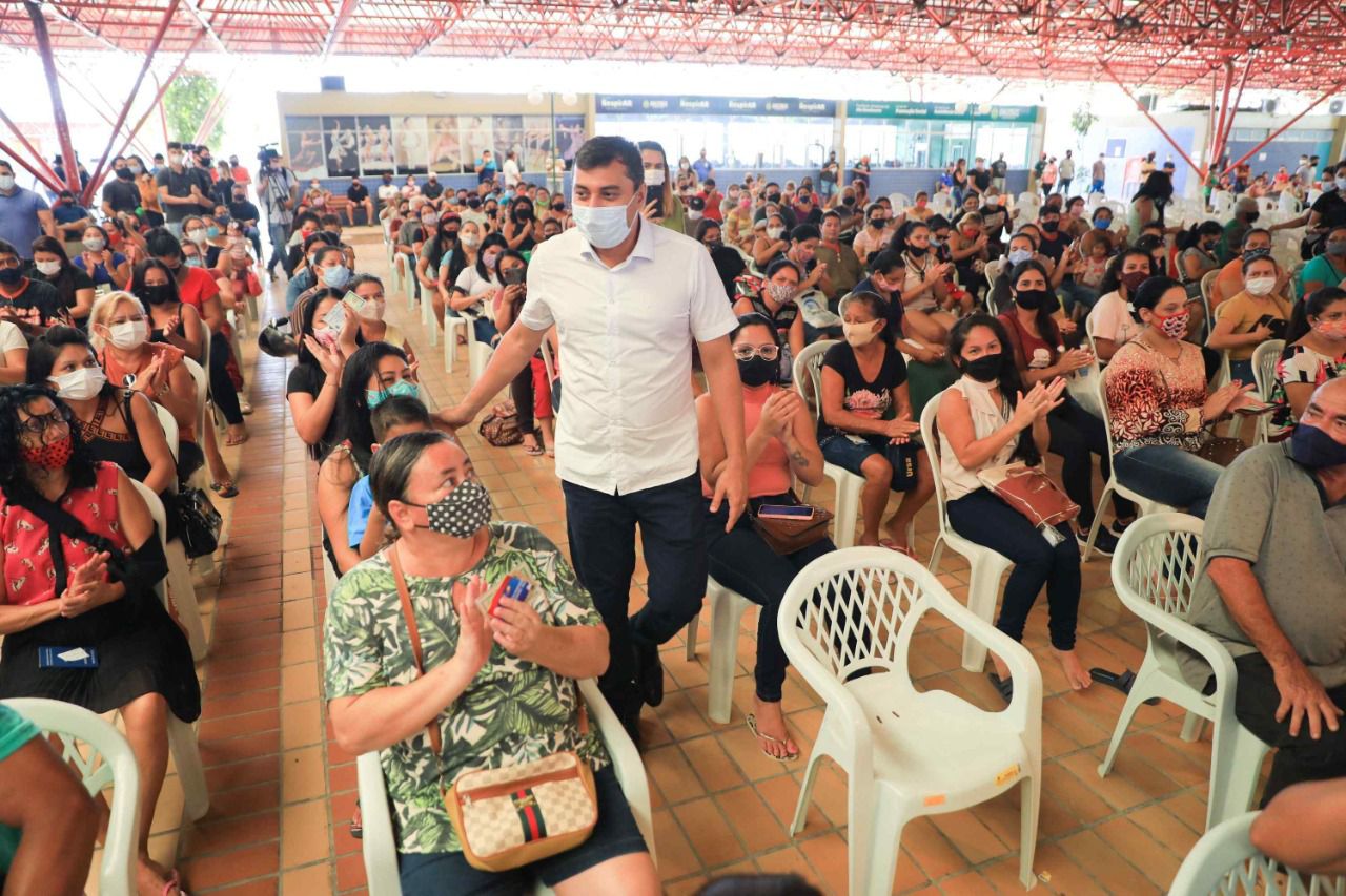 Mais de 60% dos cartões do Auxílio Estadual foram entregues no Amazonas, afirma Wilson Lima