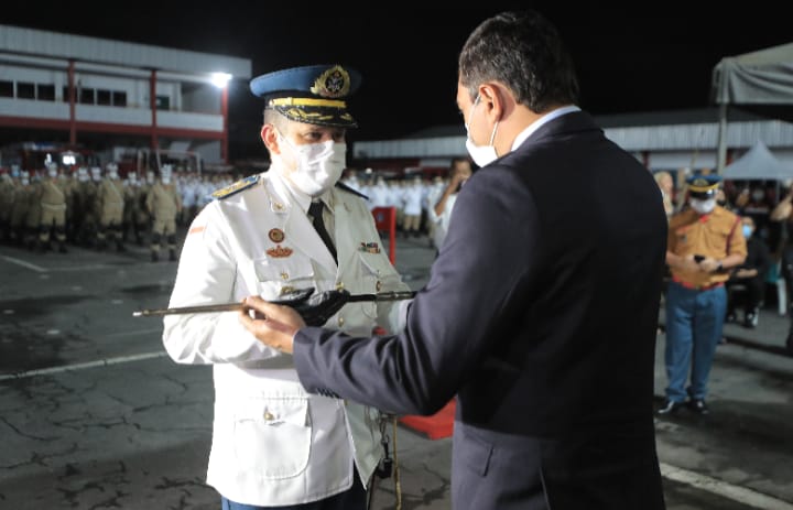 Governador Wilson Lima anuncia a promoção de bombeiros militares do CBMAM