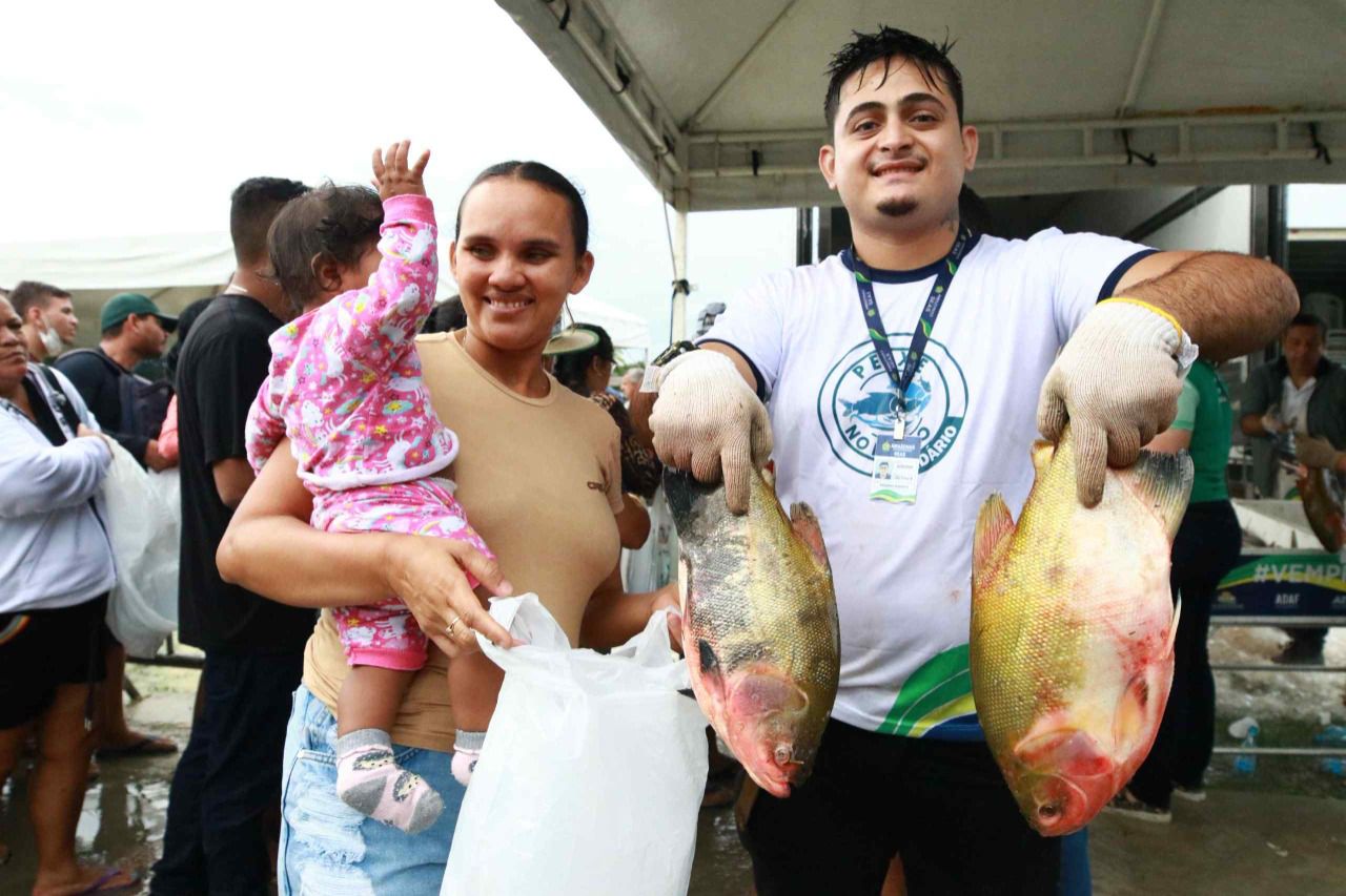 Peixe no Prato Solidário distribui mais de 20 toneladas de pescado na  Semana Santa - Plantão Amazonense