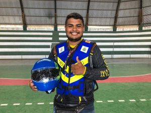 Governo do Estado entrega 65 kits de segurança para mototaxistas de São Gabriel da Cachoeira