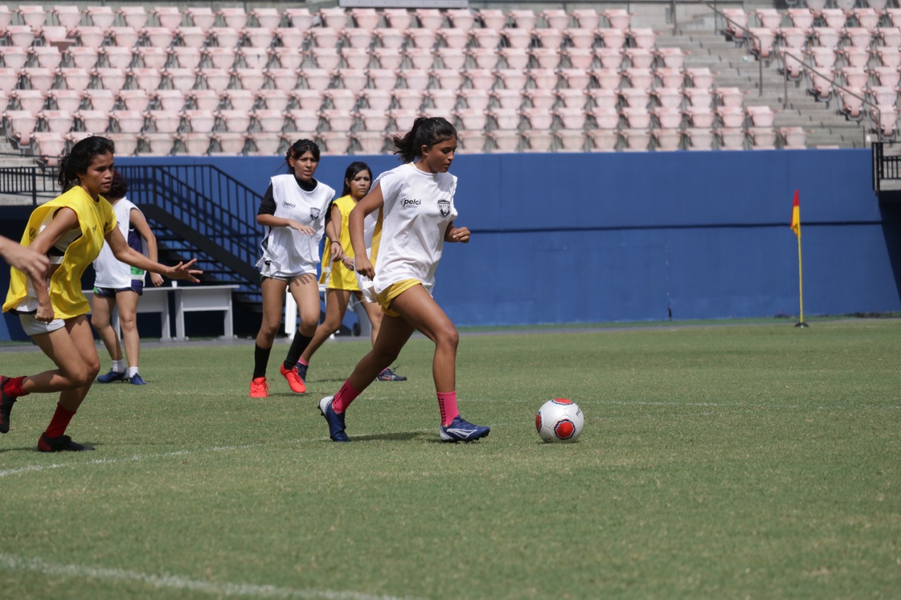 Pelci faz seletiva com 493 atletas para o Amazonas Futebol Clube