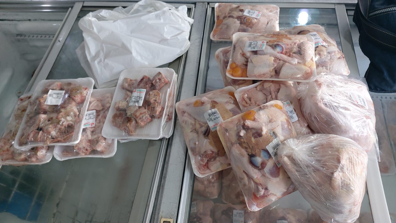 Operação Choque de Ordem Sanitária: PC-AM apreende meia tonelada de alimentos impróprios para consumo