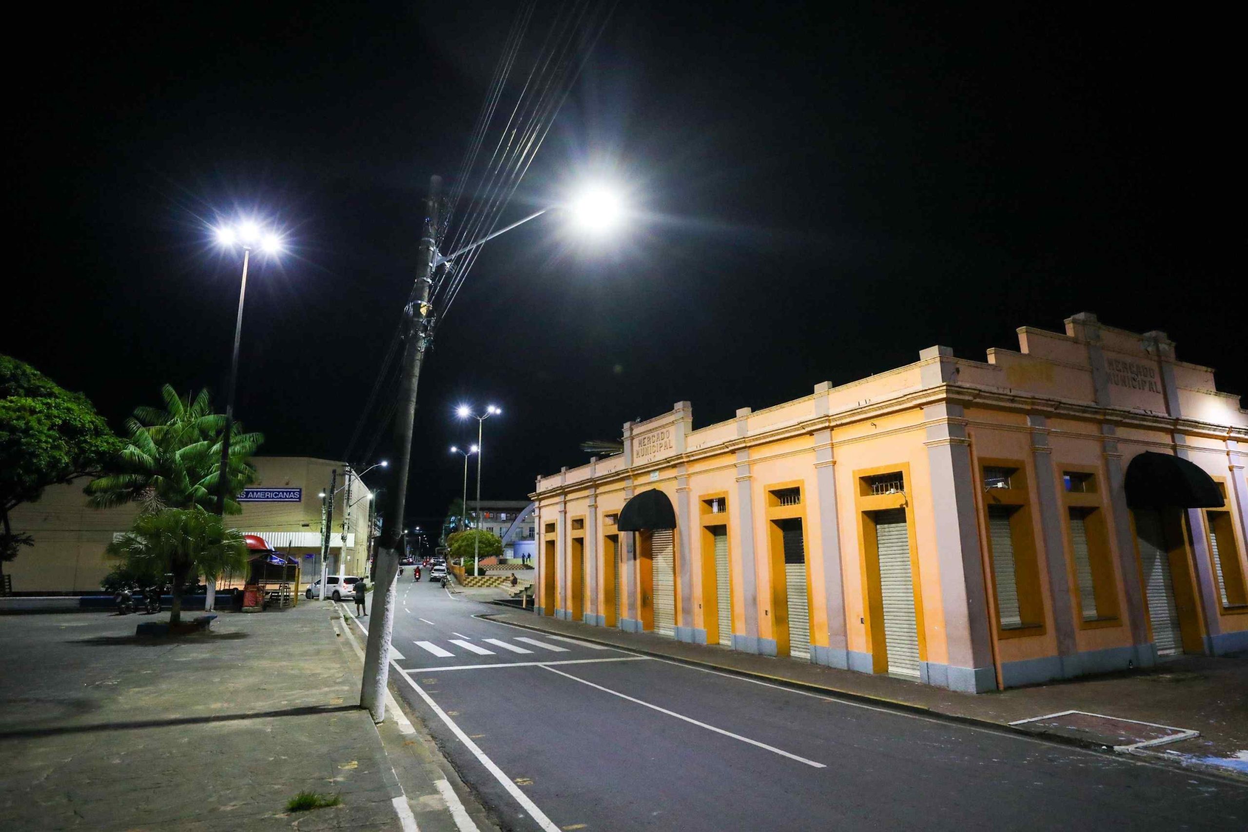 Ilumina+ Amazonas já implantou 50 mil pontos de iluminação pública de LED no interior