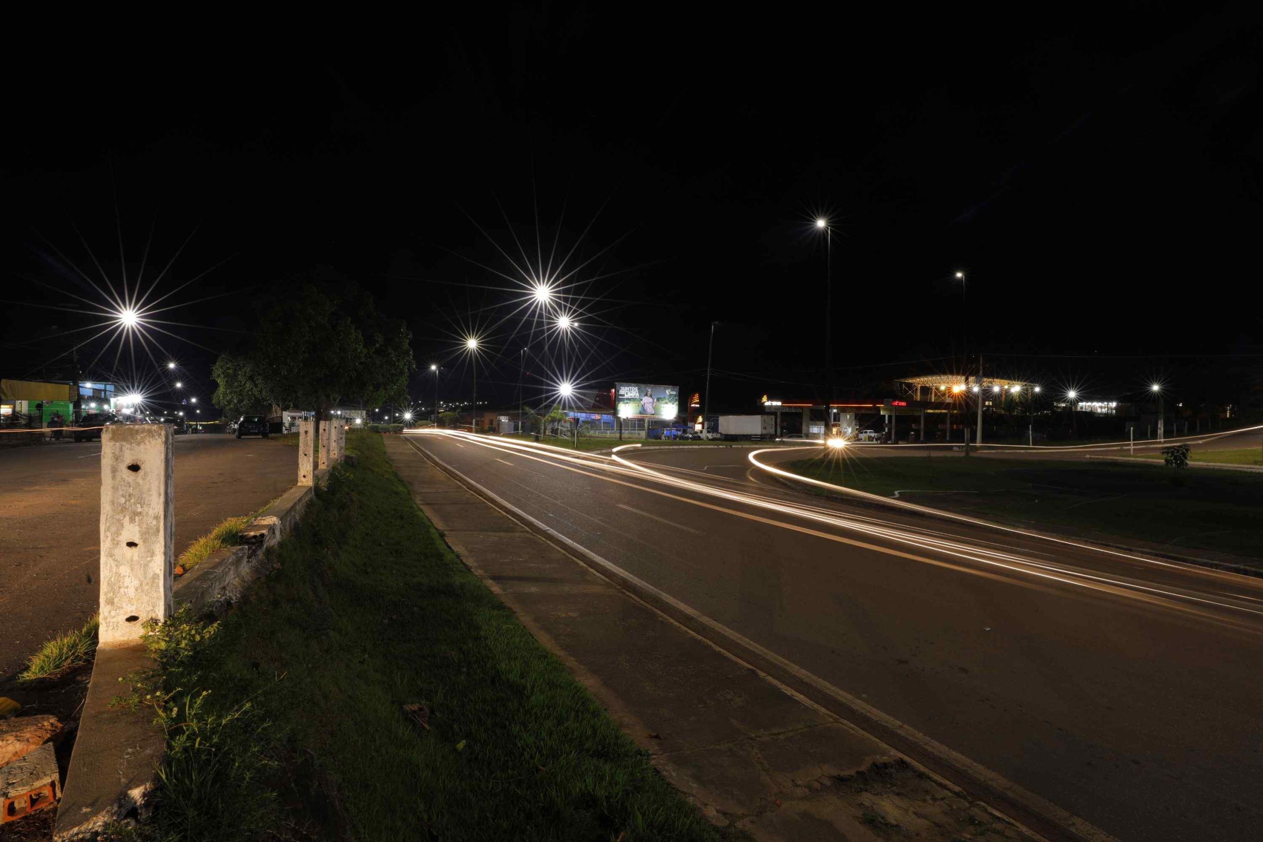 Ilumina+ Amazonas já implantou 50 mil pontos de iluminação pública de LED no interior