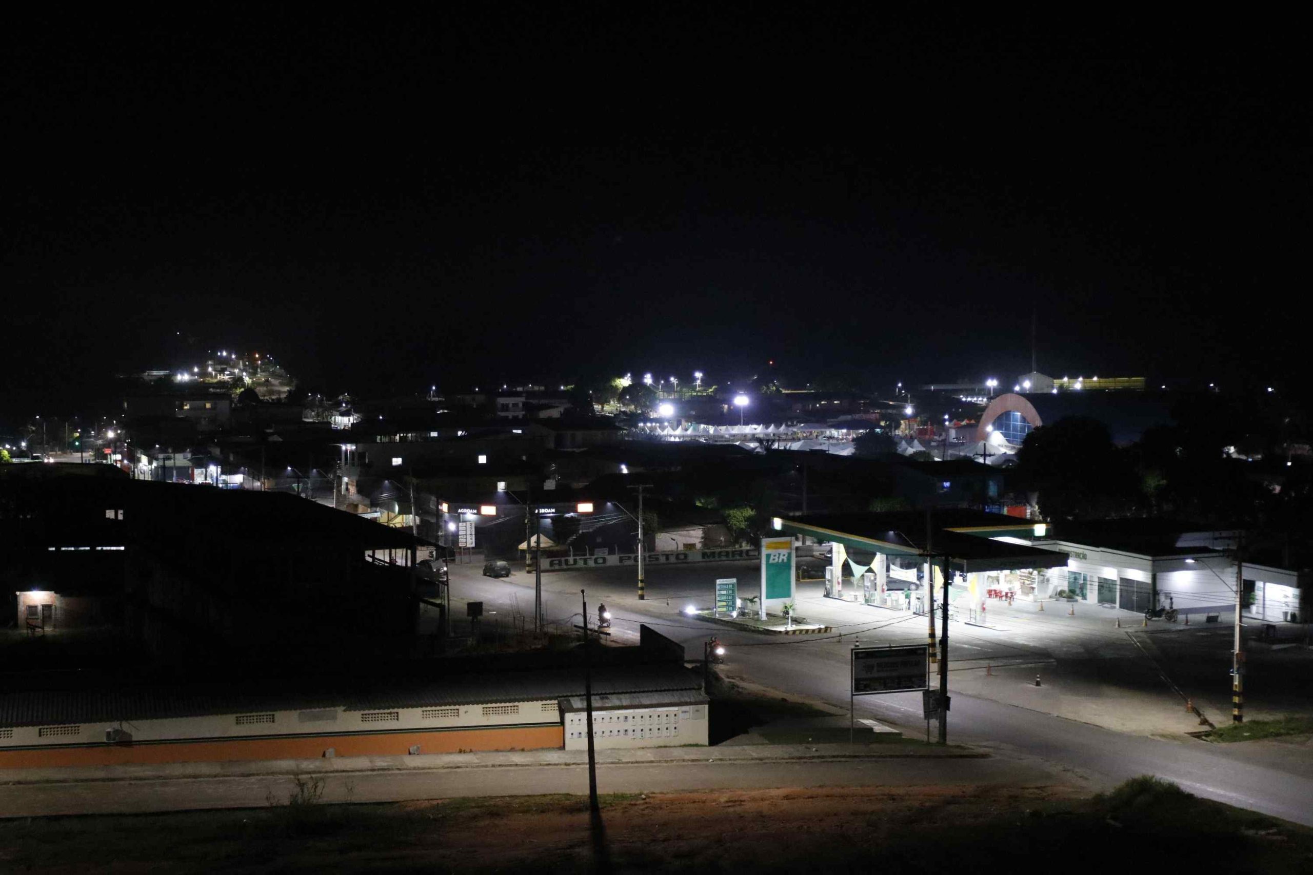 Ilumina+ Amazonas já implantou 50 mil pontos de iluminação pública de LED no interior