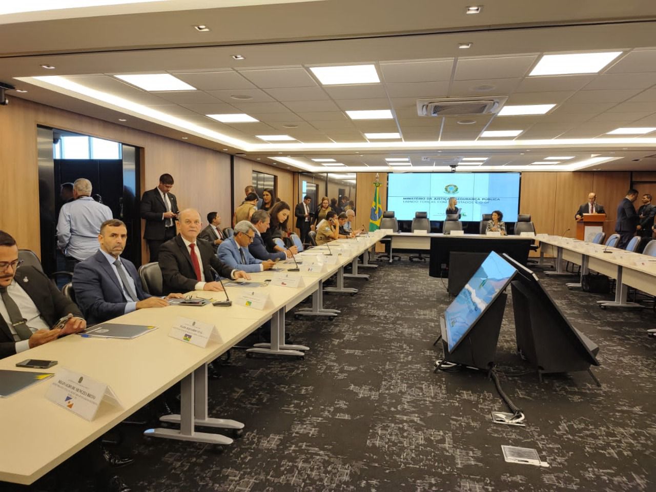 Representando o Amazonas, General Mansur participa de primeira reunião com ministro da Justiça e secretários de segurança do país