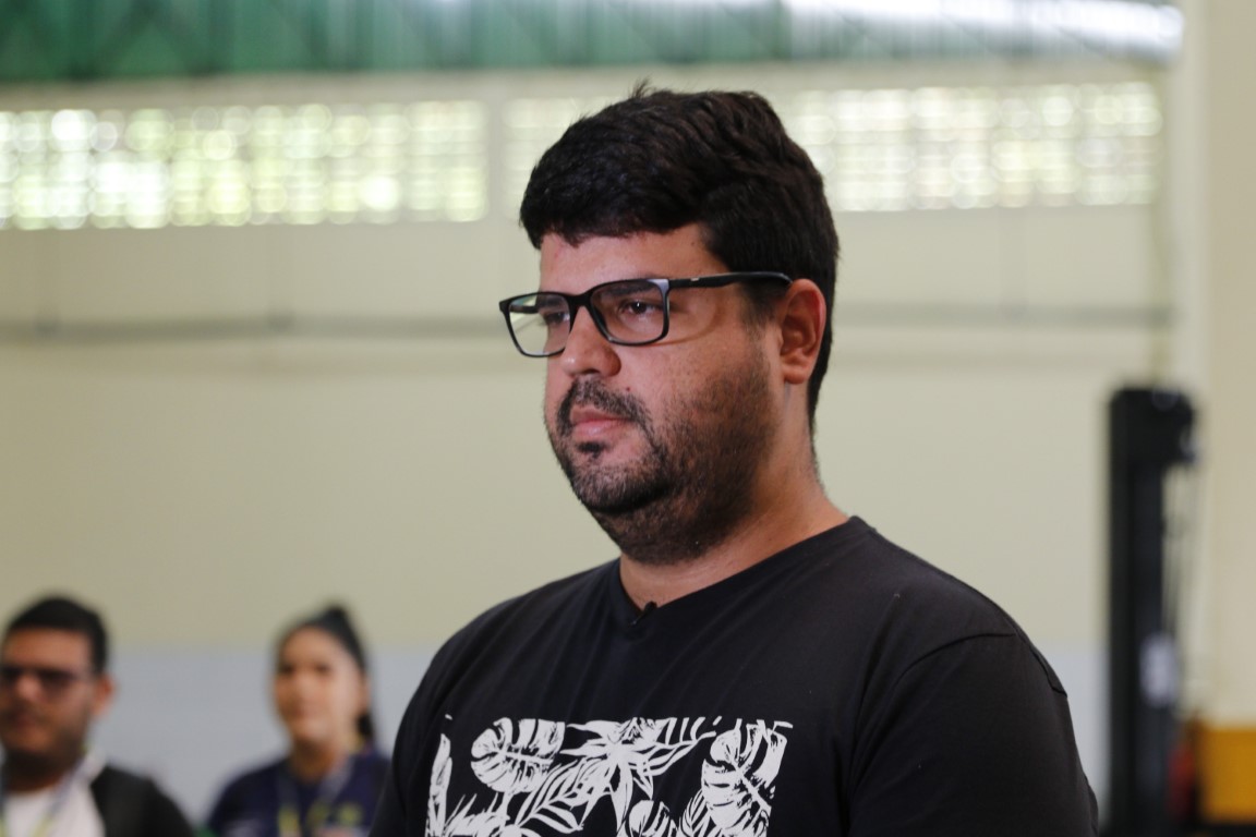 Governo do Amazonas abastece escolas da rede estadual com mais de 200 mil quilos de alimentos destinados à merenda