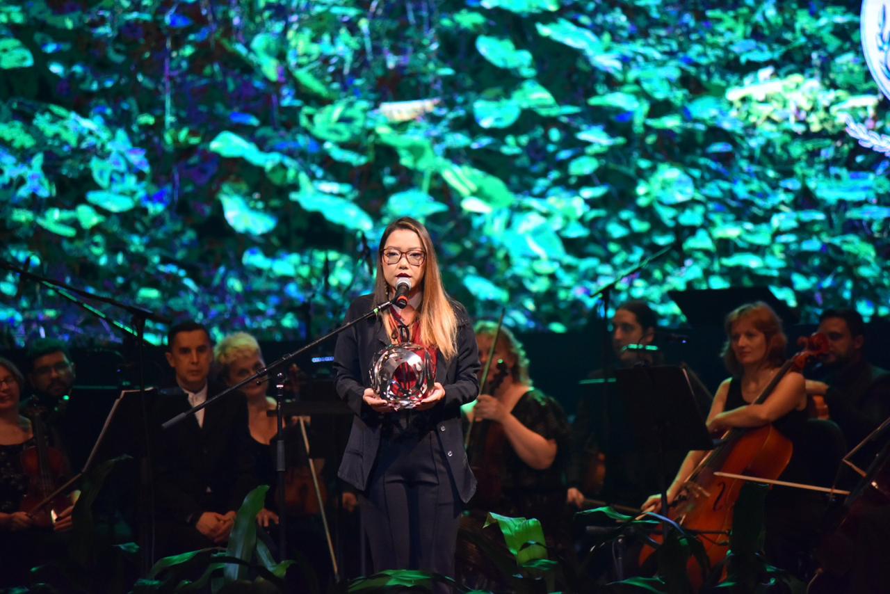 Amazônia recebe primeiro prêmio Nobel de sustentabilidade em solenidade no Teatro Amazonas