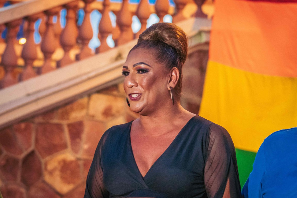 Governo do Amazonas ilumina símbolos da capital em apoio ao Dia Nacional do Orgulho Gay