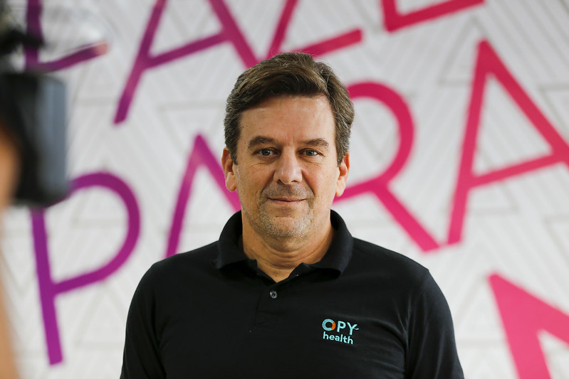 Governo do Amazonas recebe lançamento do projeto GastrOpy com palestra do chef de cozinha Rodrigo Oliveira