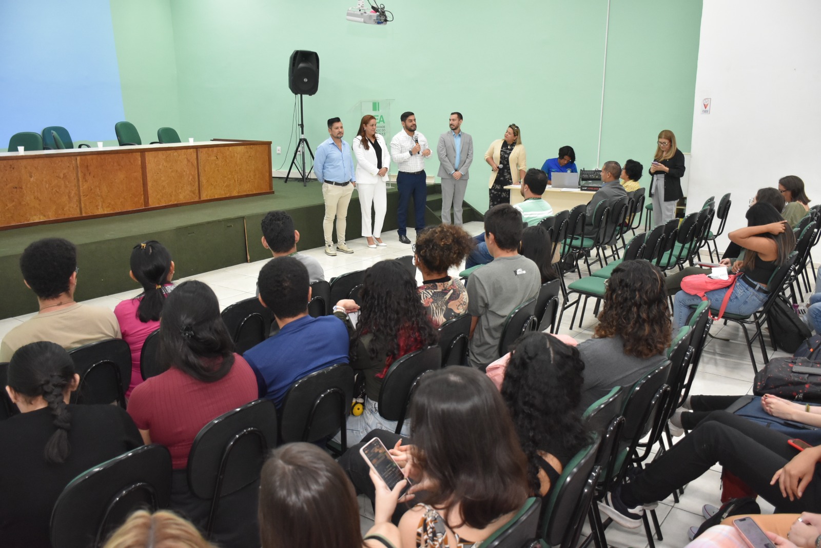 UEA dá as boas-vindas a mais de 2 mil calouros de 2023