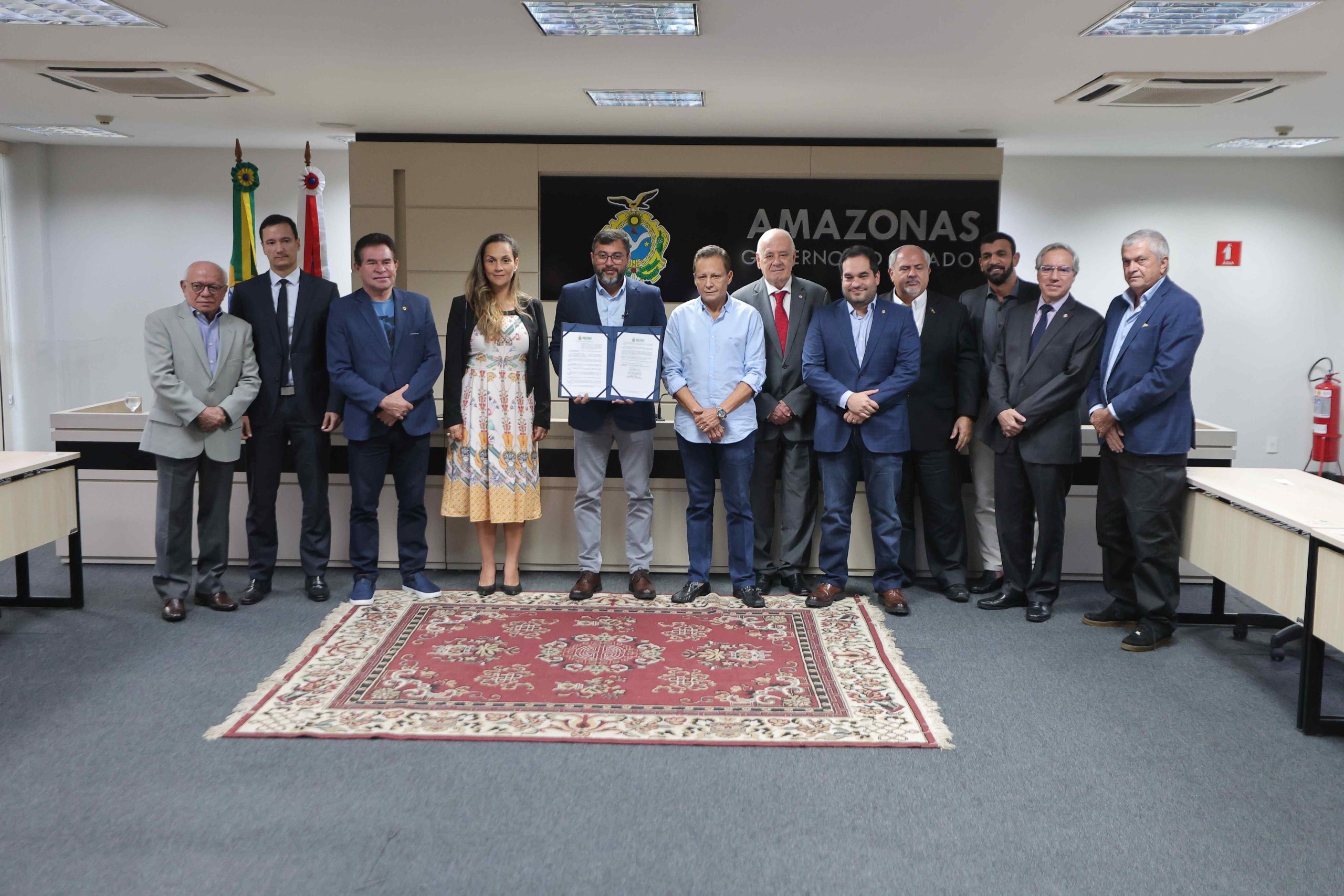 Wilson Lima sanciona lei que possibilita regularização de contribuintes inscritos em dívida ativa com o Estado