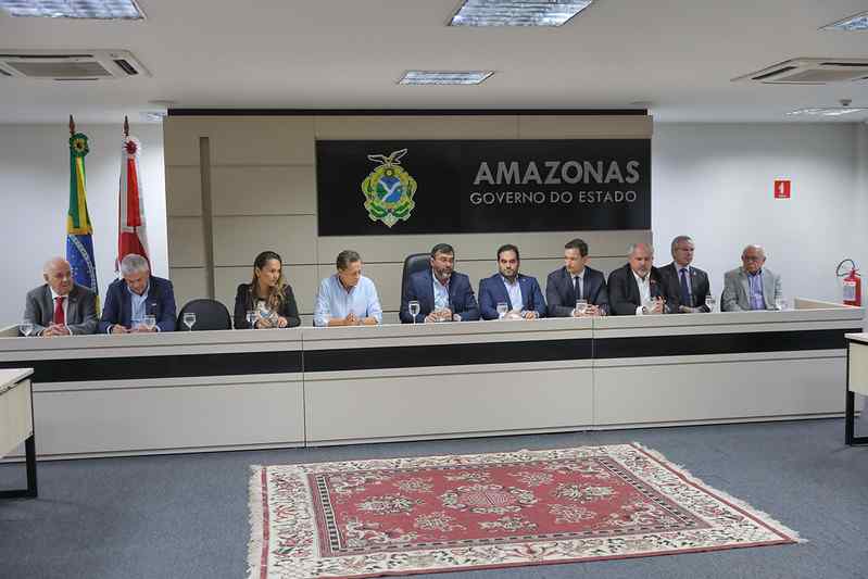 Wilson Lima sanciona lei que possibilita regularização de contribuintes inscritos em dívida ativa com o Estado