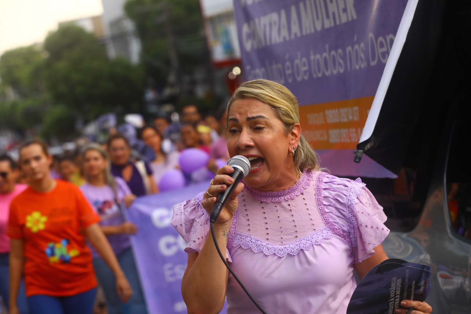 Agosto Lilás: programação chega ao Centro de Manaus com caminhada e iluminação do Teatro Amazonas