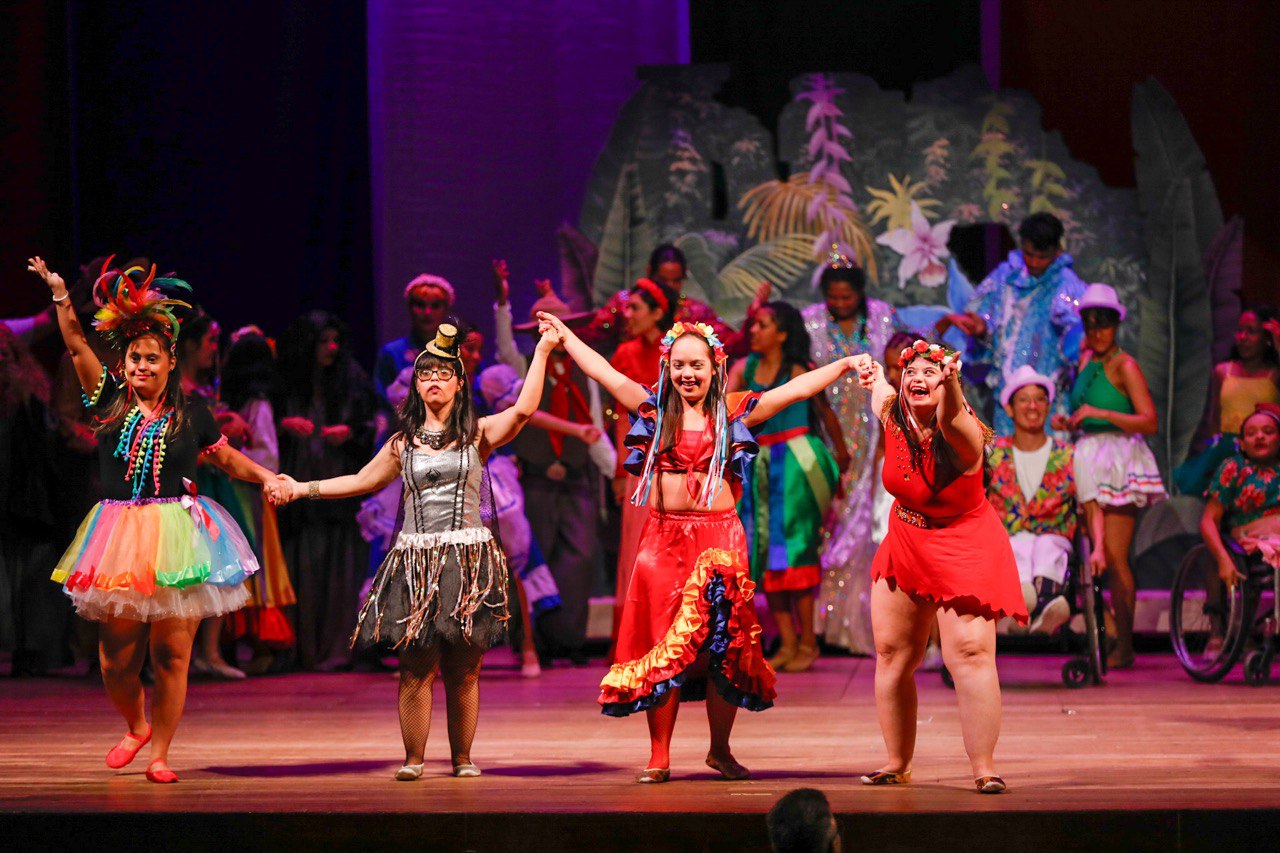 Musical celebra a arte ao alcance de todos no Teatro Amazonas