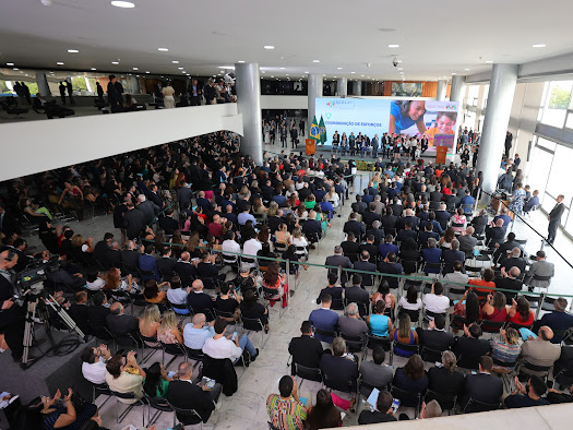 Em evento sobre escolas conectadas, Wilson Lima destaca avanços e necessidade de tecnologias na educação