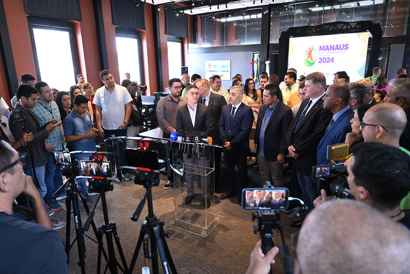 Prefeito recebe Parlamento Europeu e entrega dossiê da candidatura de Manaus à ‘Cidade Sul-Americana do Desporto’